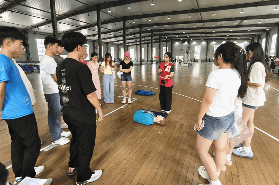 罗庄区红十字会应急救护培训进校园